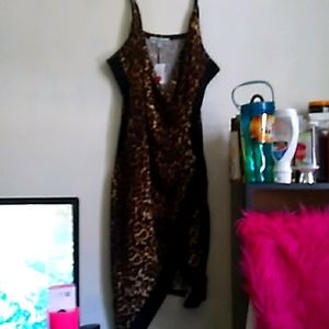 Its a brown and black dress